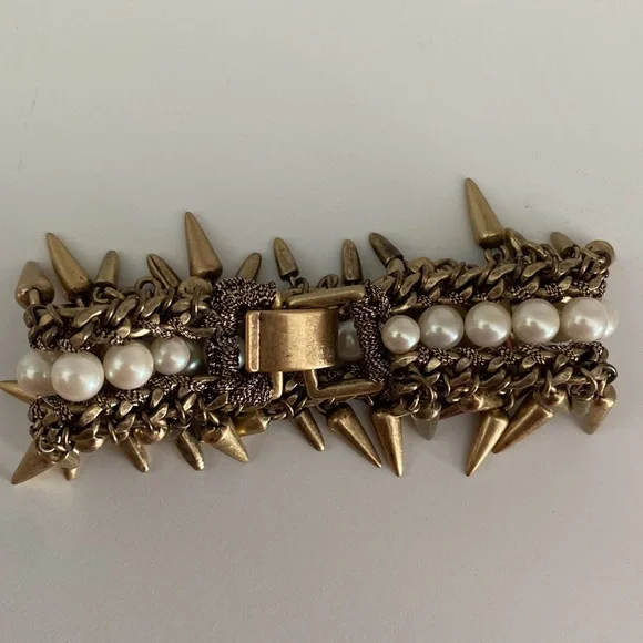 Stella and Dot faux Pearl, spike, snap close bracelet with box - Picture 4 of 7